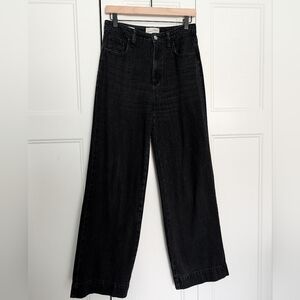 Universal Thread Wide Leg Jeans